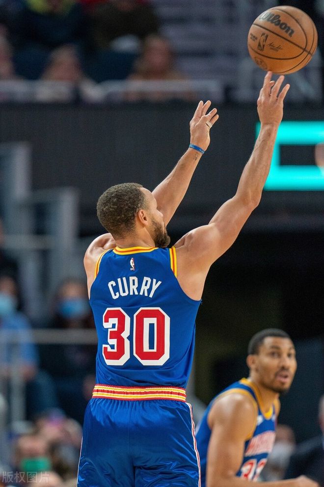 火箭轻取湖人，西亚卡姆刷新纪录