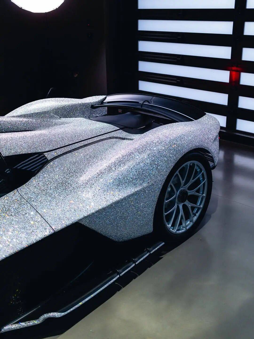 阿斯顿马丁翻盘雷诺车队,汉密尔顿惊艳四座 阿斯顿马丁翻盘雷诺车队,汉密尔顿惊艳四座