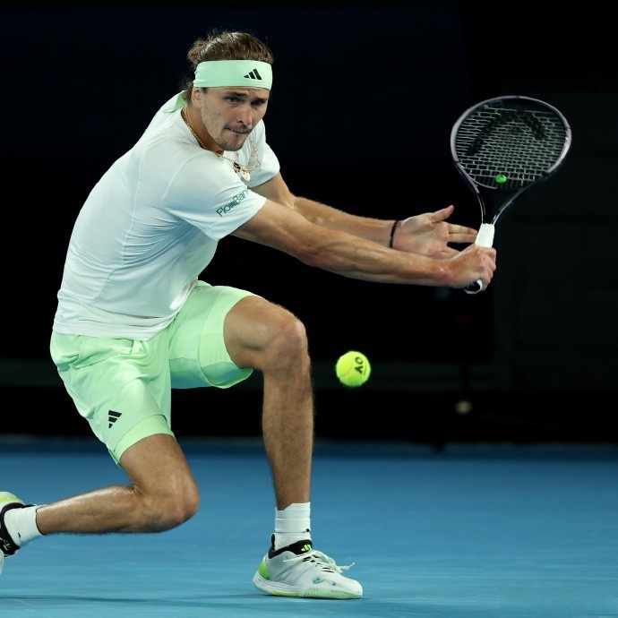 年终总决赛险胜戴维斯杯，梅德韦杰夫统治全场