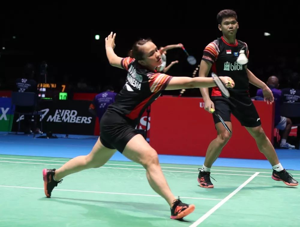 印尼队轻取泰国队,黄鸭组合点燃赛场 印尼队轻取泰国队,黄鸭组合点燃赛场