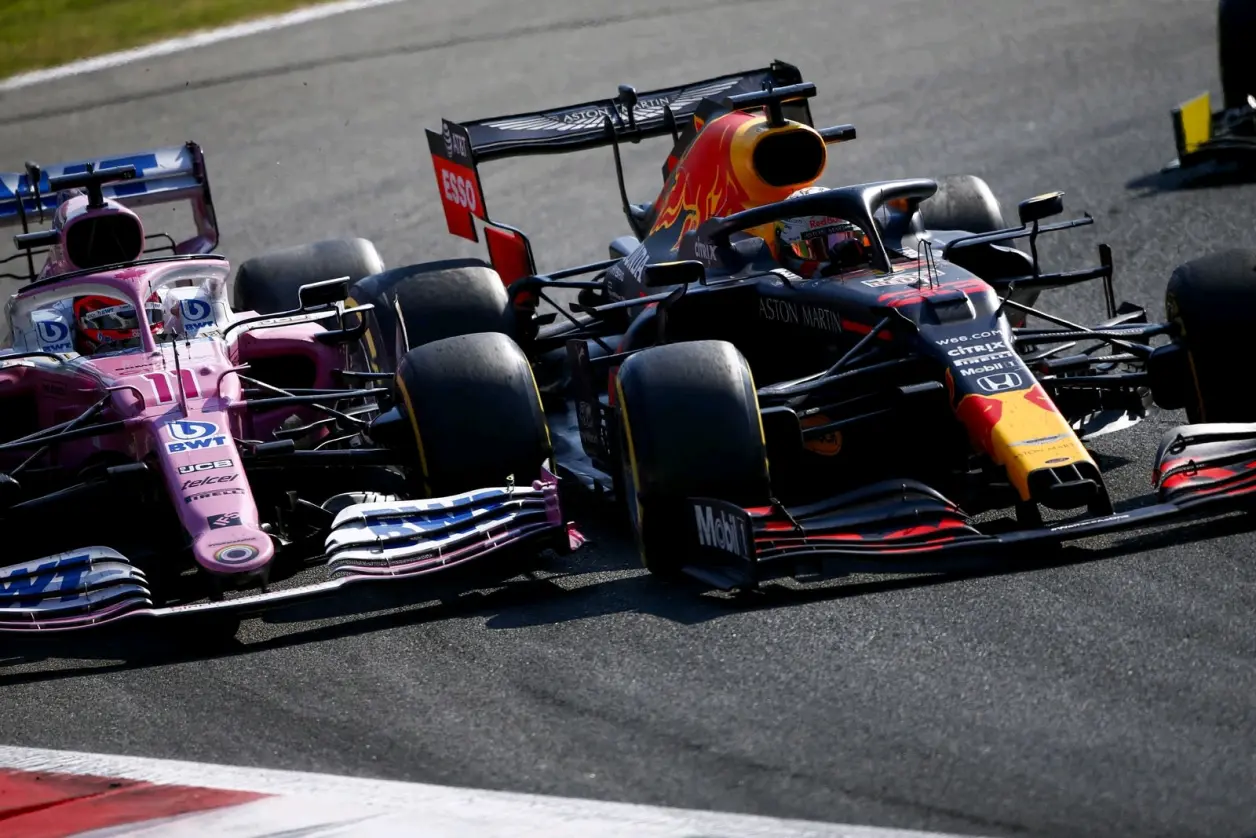 阿斯顿马丁横扫梅赛德斯,佩雷兹带队取胜 阿斯顿马丁横扫梅赛德斯,佩雷兹带队取胜