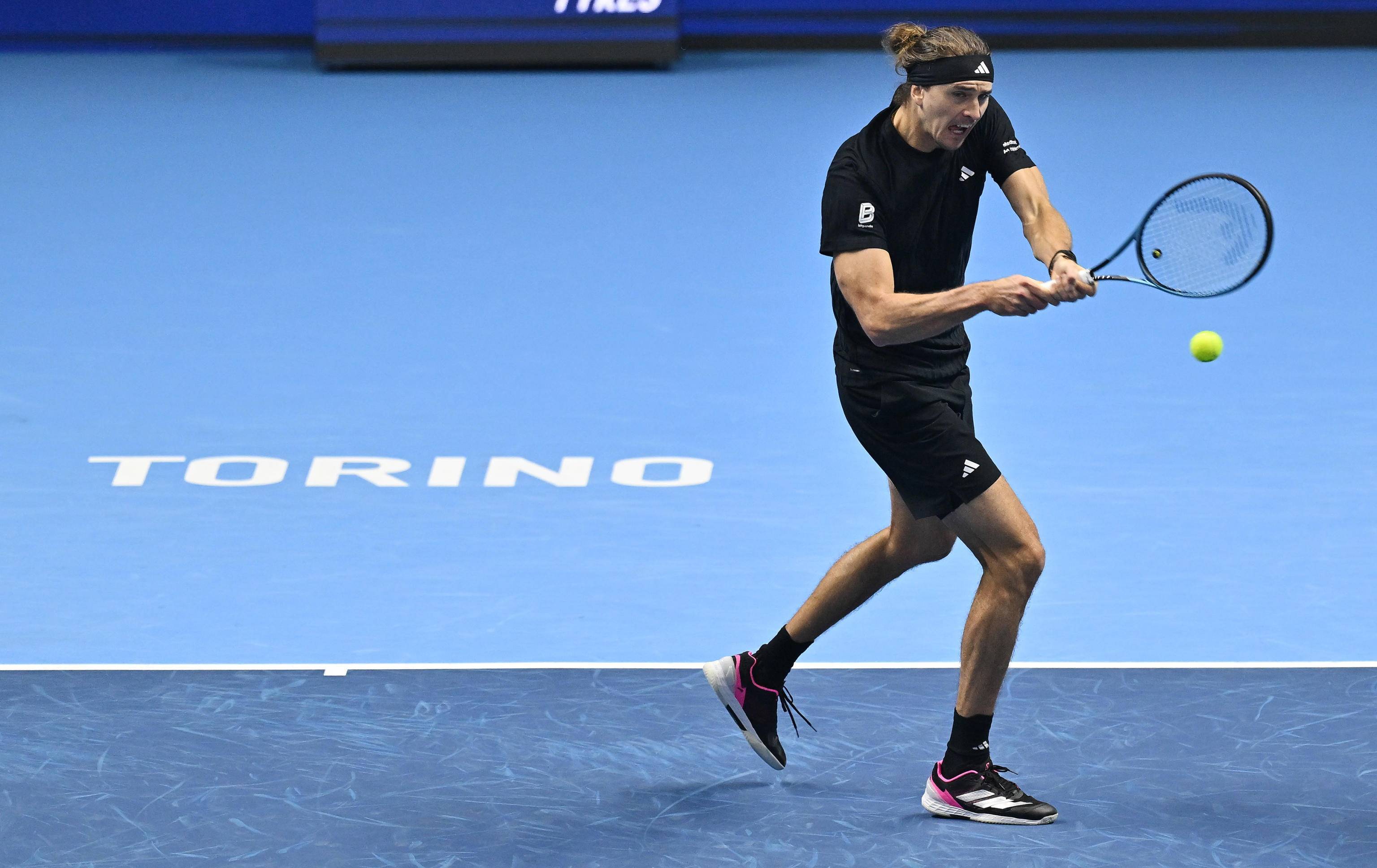 拉沃尔杯力克ATP总决赛,兹维列夫扛起全队 拉沃尔杯力克ATP总决赛,兹维列夫扛起全队