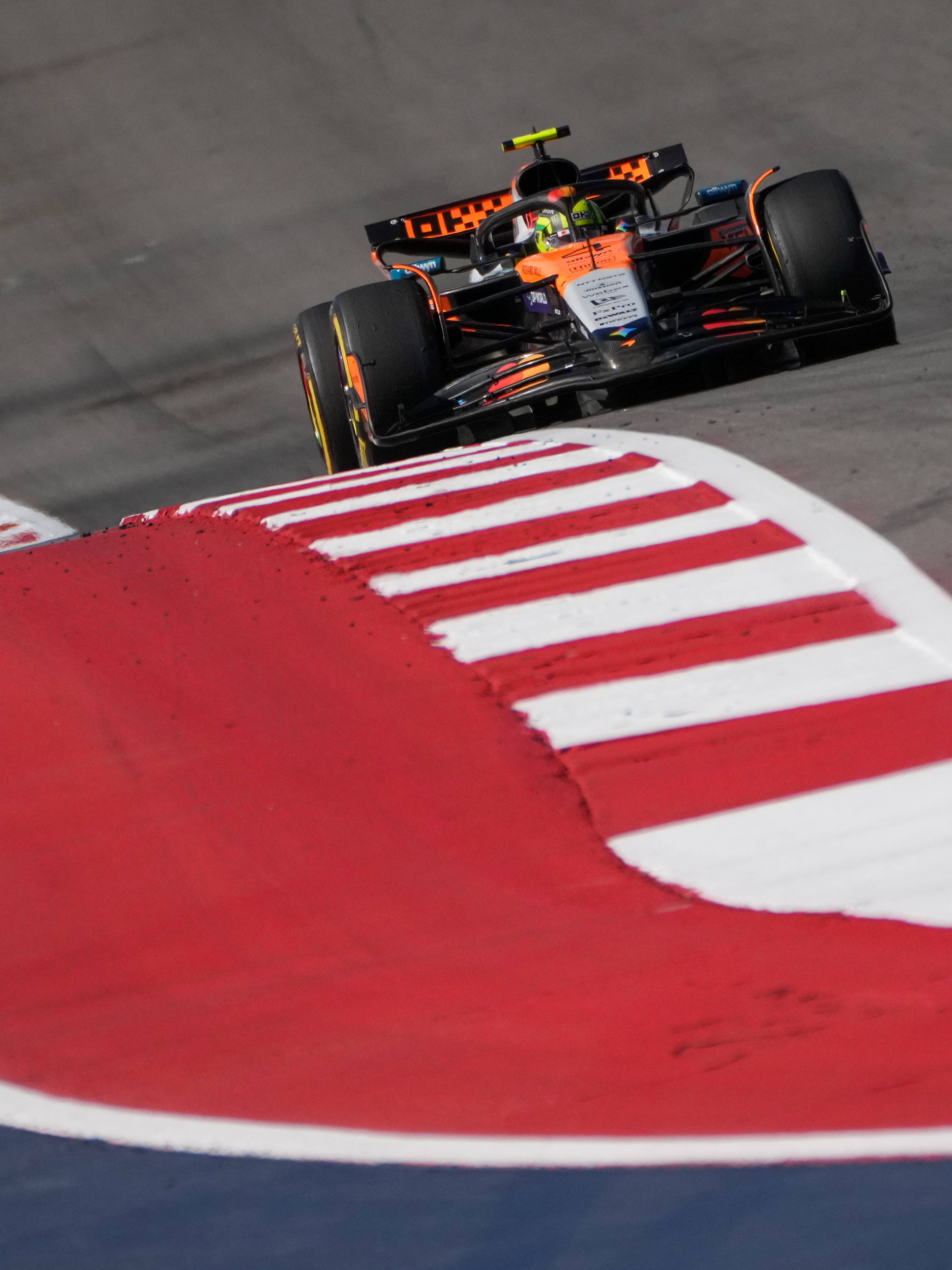 迈凯伦完胜红牛车队，维斯塔潘状态火热