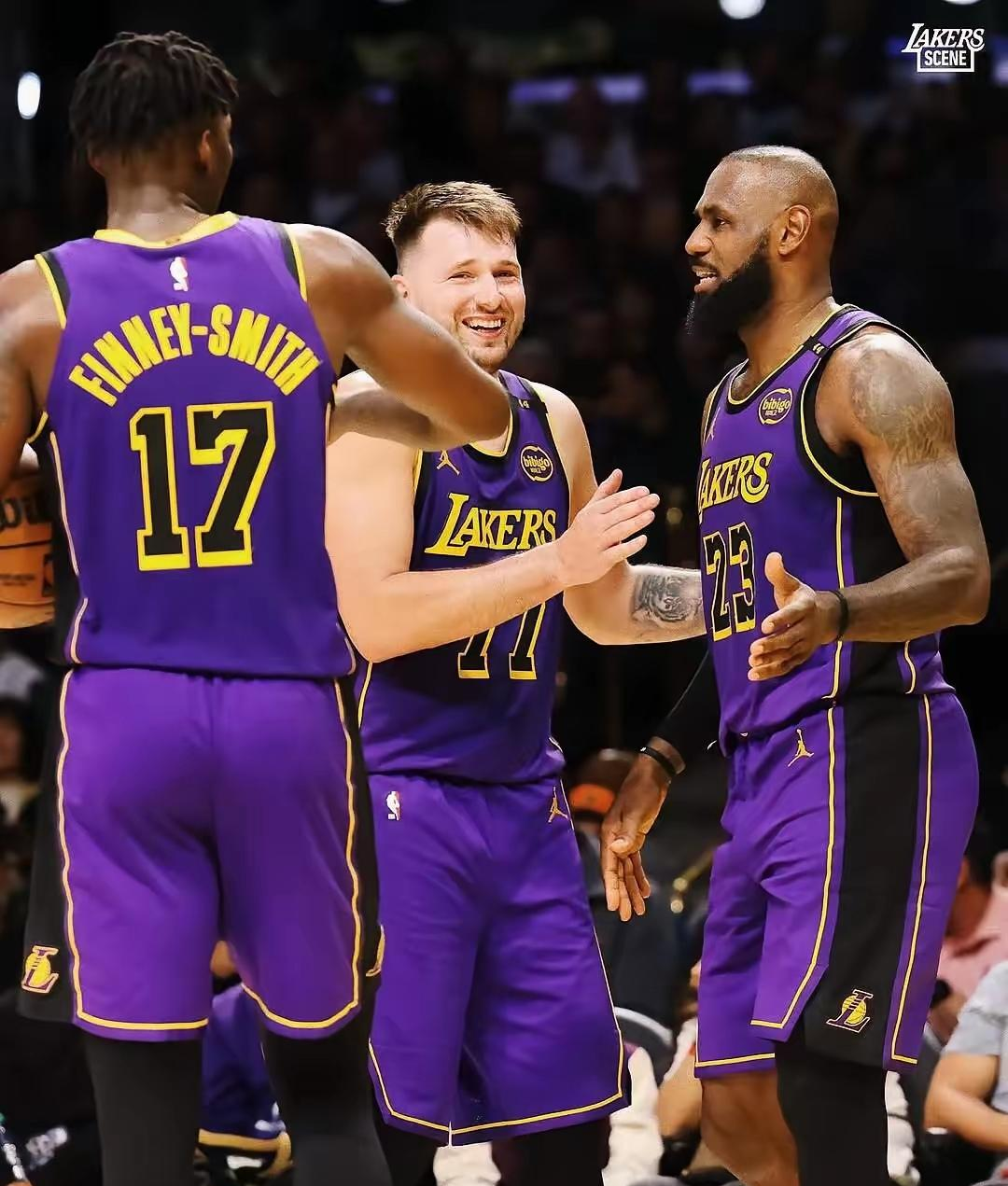 掘金险胜上海队,周琦统治全场 掘金险胜上海队,周琦统治全场