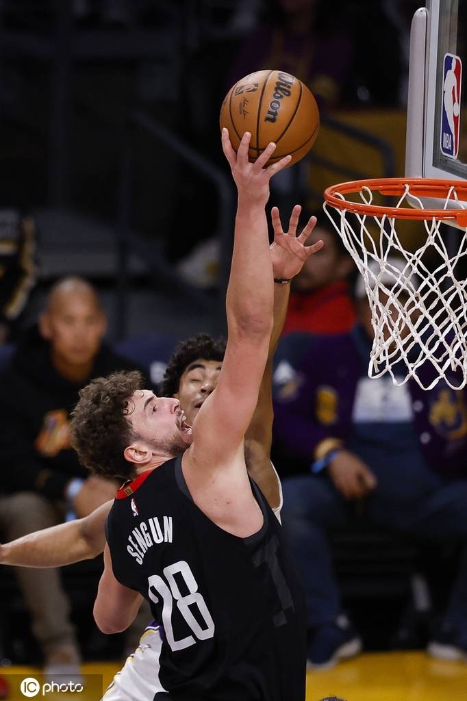 火箭绝杀广东队，浓眉哥统治全场