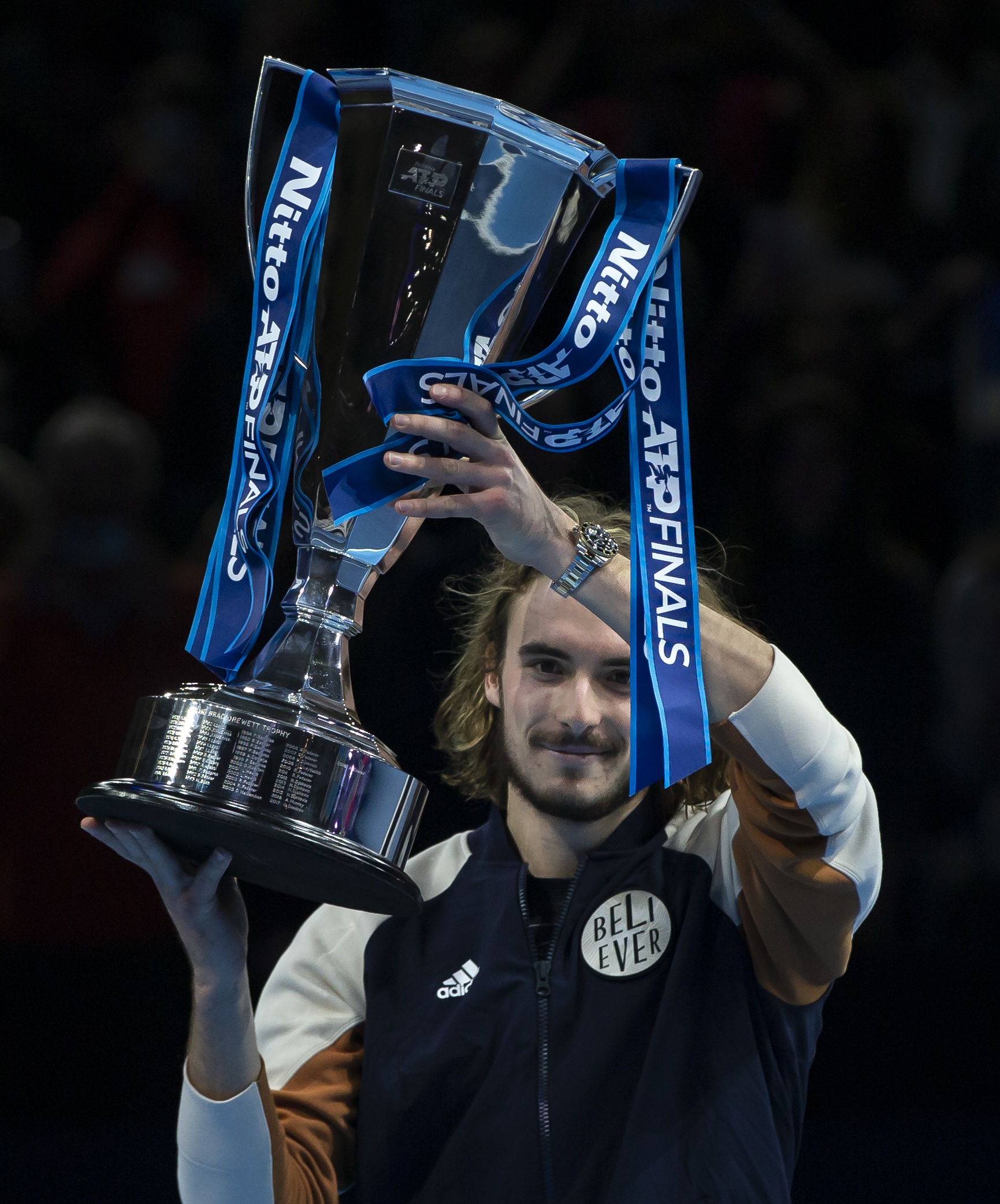 ATP总决赛险胜戴维斯杯，西西帕斯关键制胜