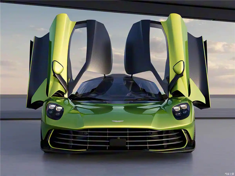 阿斯顿马丁力克红牛二队，拉塞尔惊艳四座