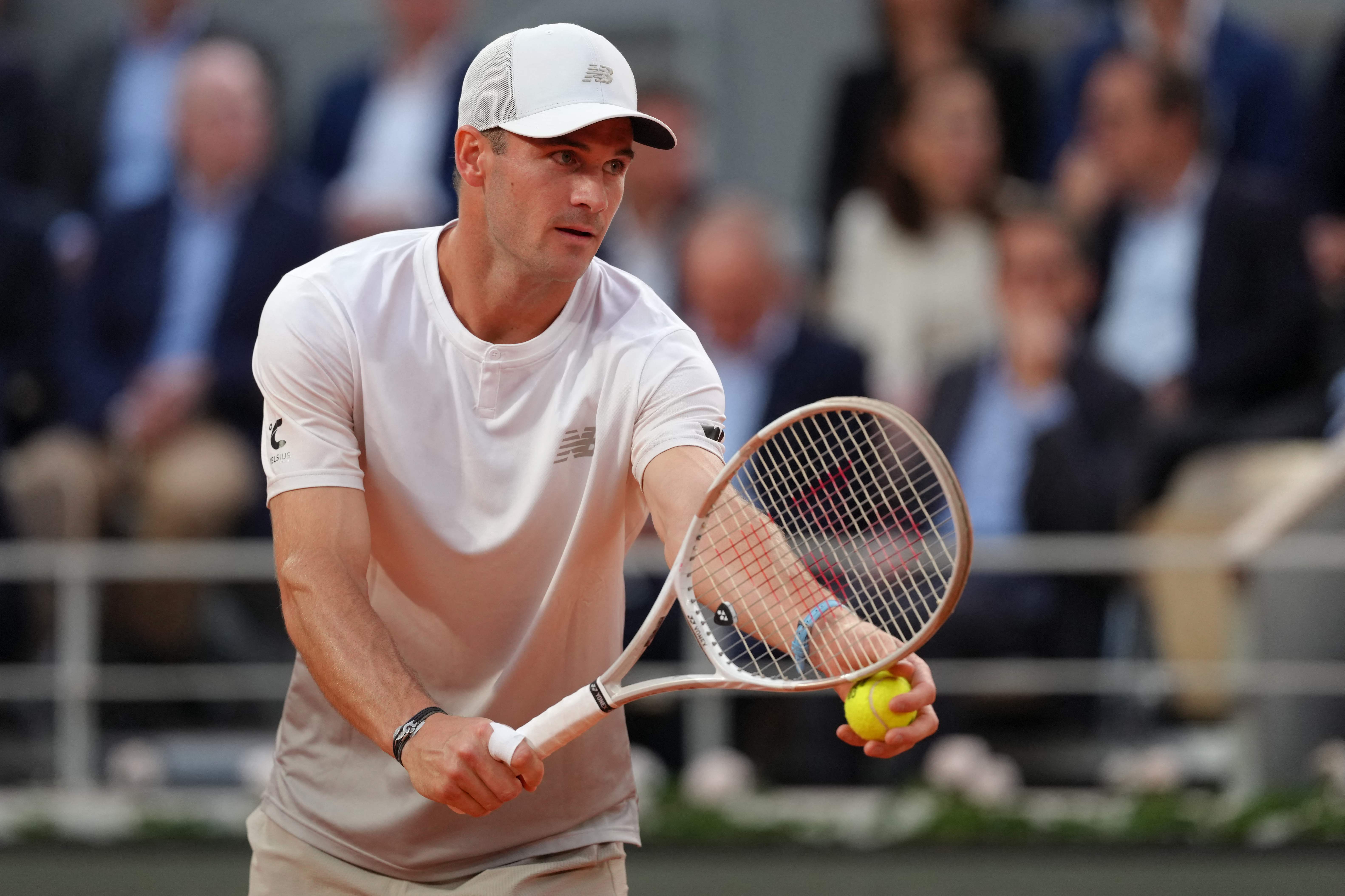 意大利网球队鏖战美国网球队，阿尔卡拉斯完成帽子戏法