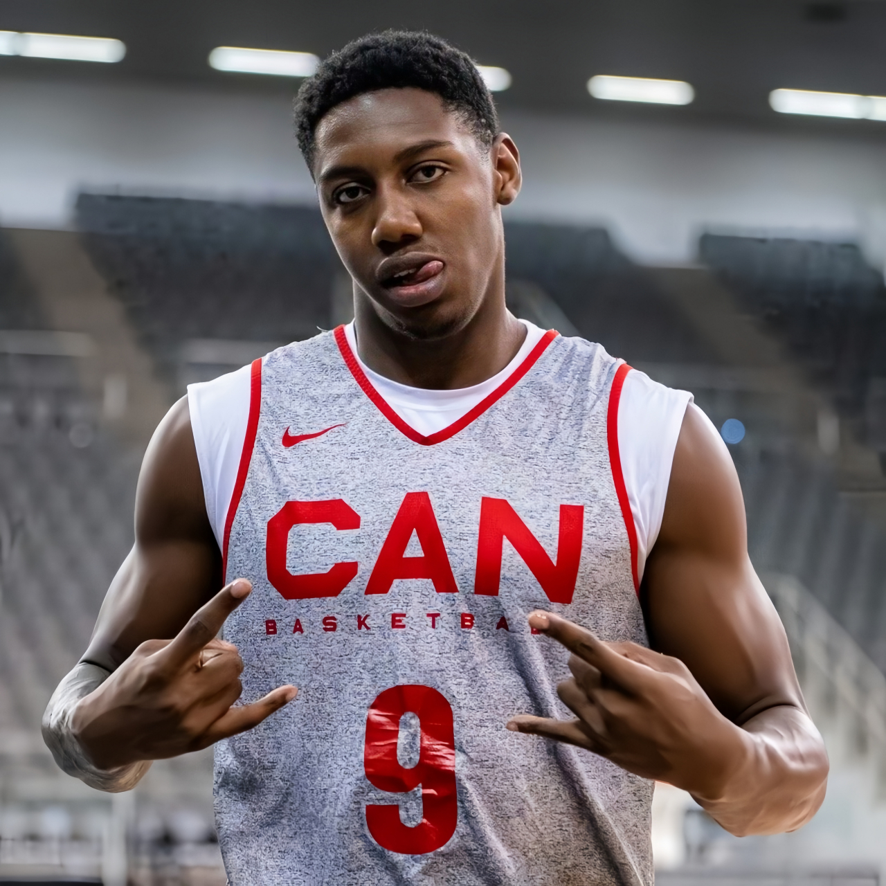 加拿大男篮强势西班牙男篮，拉塞尔惊艳世界