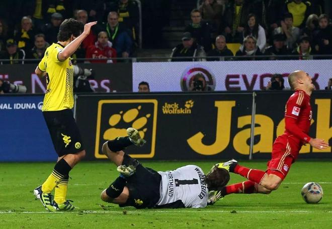 多特蒙德对阵法兰克福,双方实力悬殊 多特蒙德对阵法兰克福,双方实力悬殊