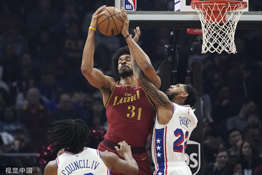 美国男篮翻盘76人，米切尔绝境逆转