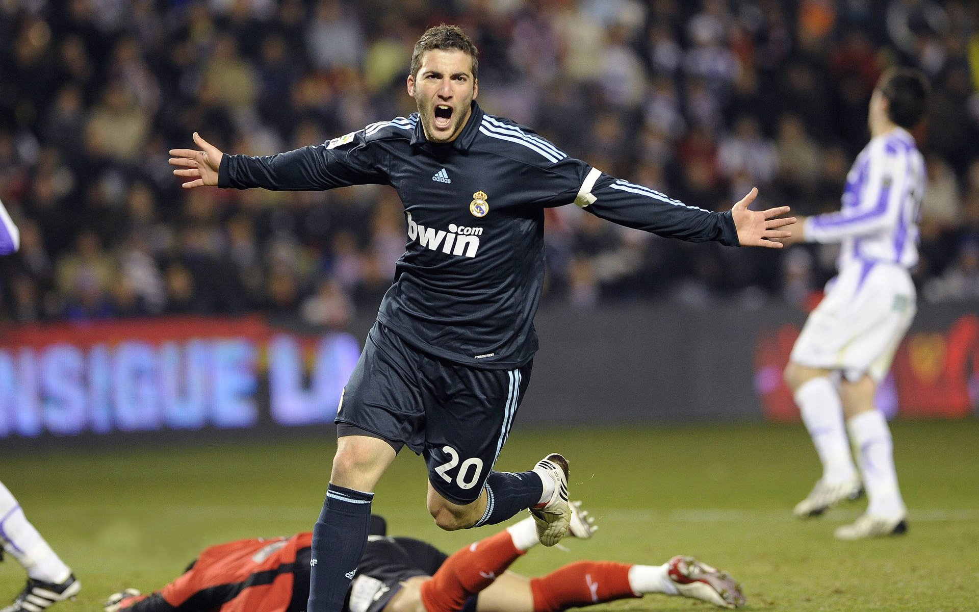 魔术翻盘山东队，乔治统治全场，一场逆转背后的篮球哲学