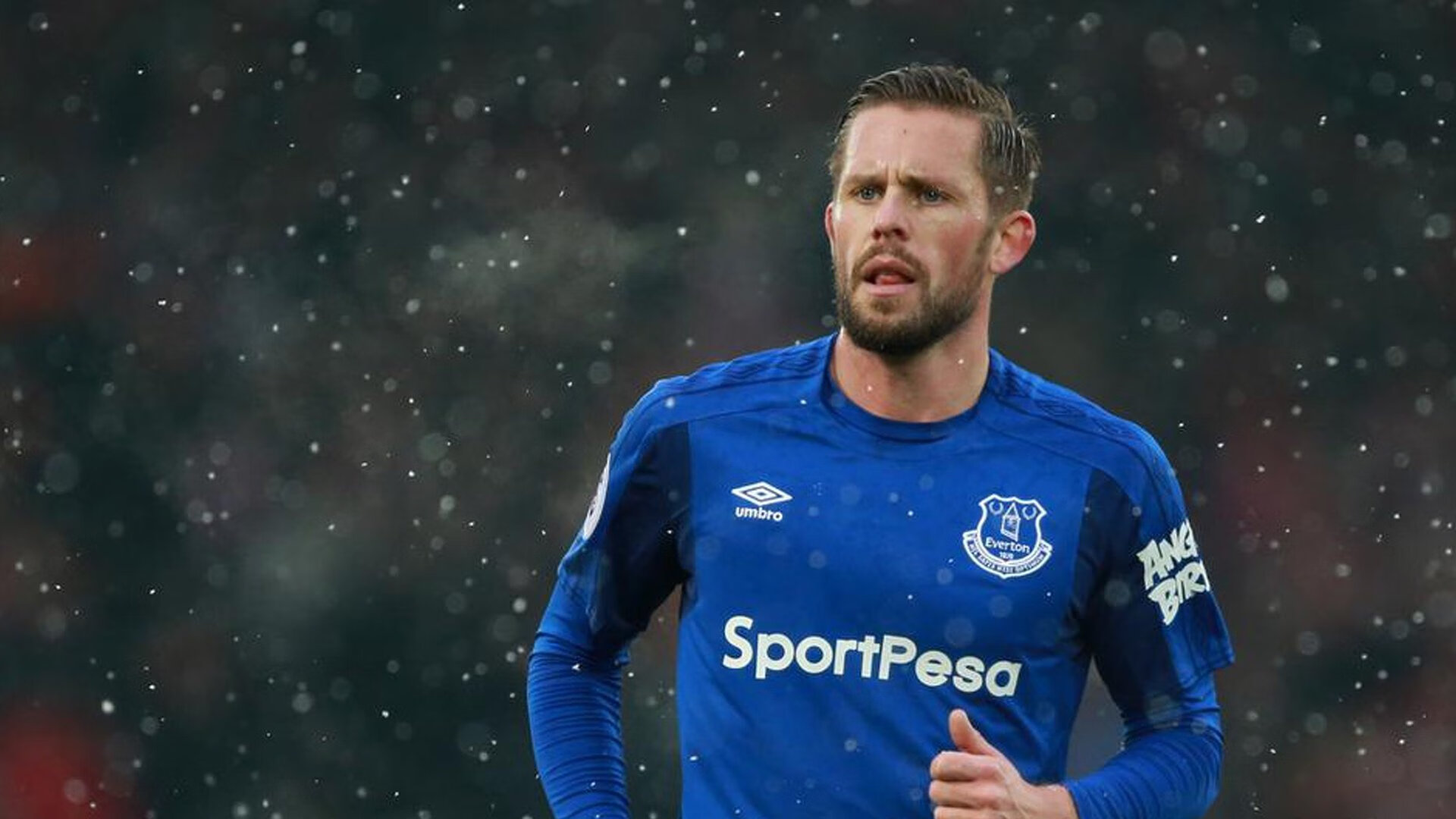 赛道上的毫厘之争，索伯车队险胜阿斯顿马丁，勒克莱尔带队取胜